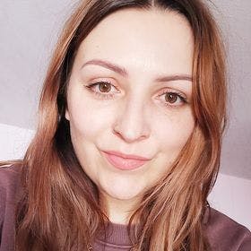 Júlia Zezurková avatar